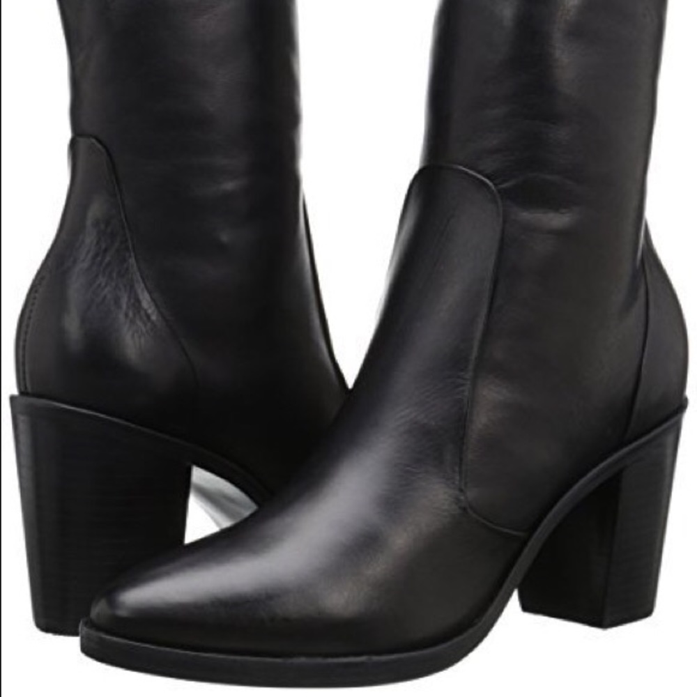 sold 🚫 Steve Madden Mareena heeled booties